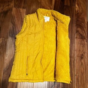 Ashley by 26 International puffer Sherpa lined vest Medium